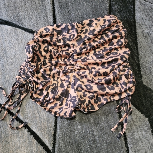 SHEIN Leopard Surplice Ruched Drawstring Shorts - Picture 6 of 6